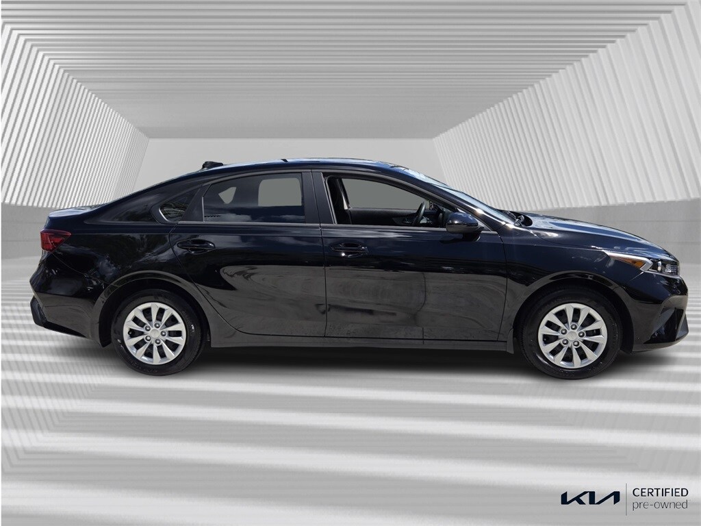 2024 Kia Forte LX photo 3