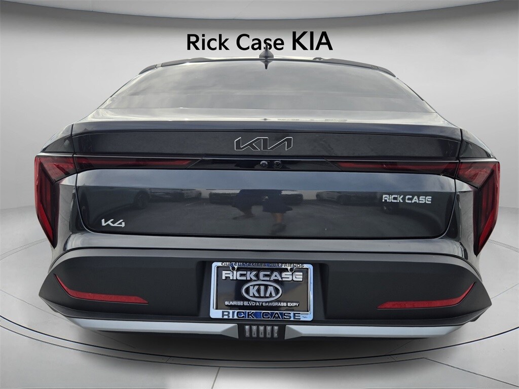 New 2025 Kia K4 LXS Sedan