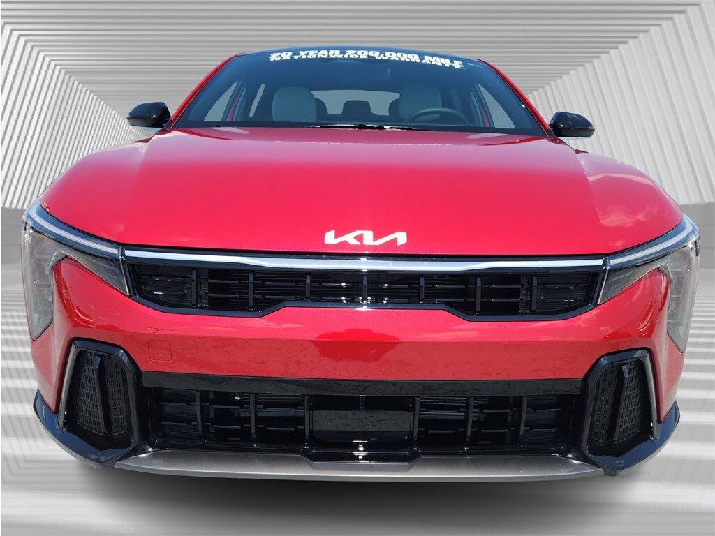 2025 Kia K4 GT-Line photo 3