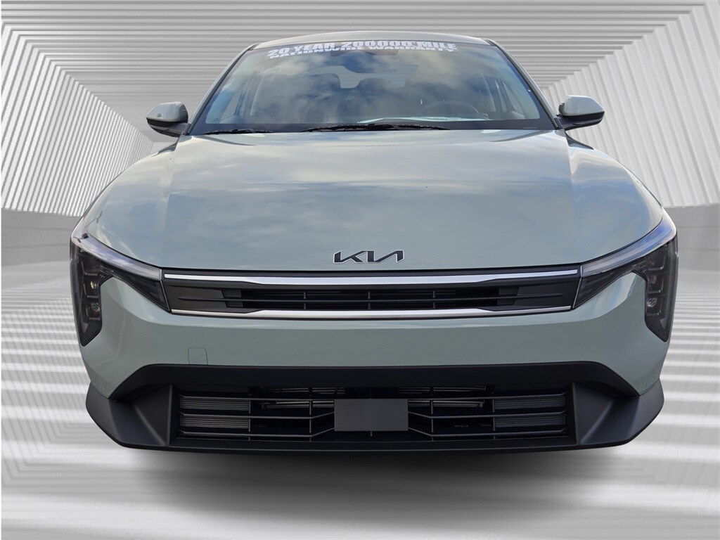 2025 Kia K4 LXS photo 3