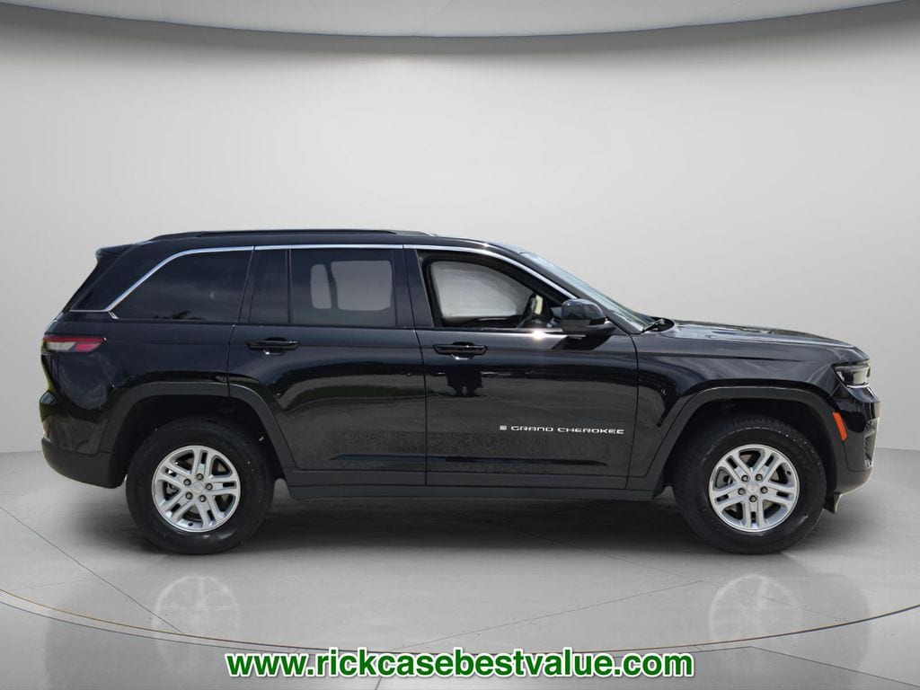 Used 2024 Jeep Grand Cherokee Laredo SUV
