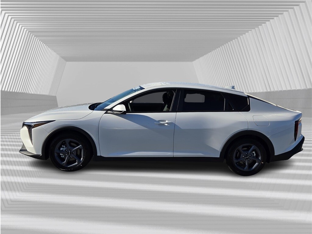 New 2025 Kia K4 LXS Sedan