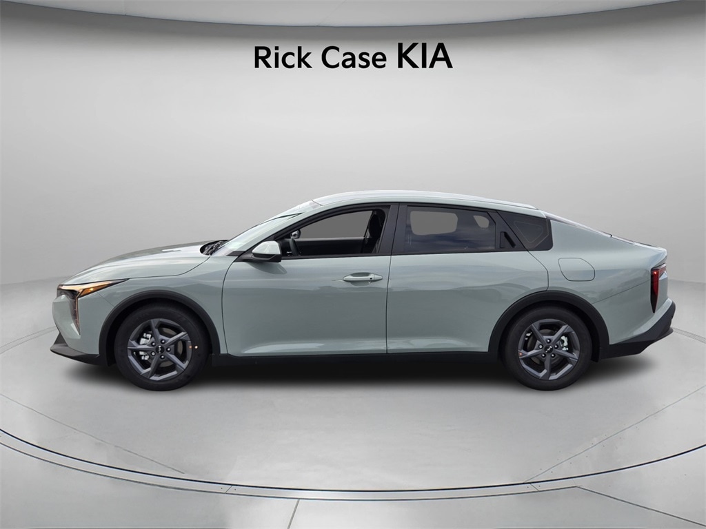 New 2025 Kia K4 LXS Sedan