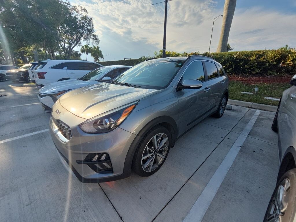 Certified 2022 Kia Niro Touring SUV
