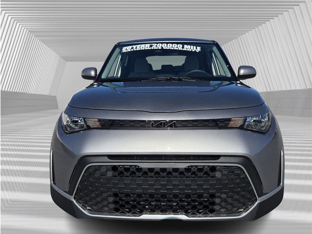 2025 Kia Soul LX photo 2