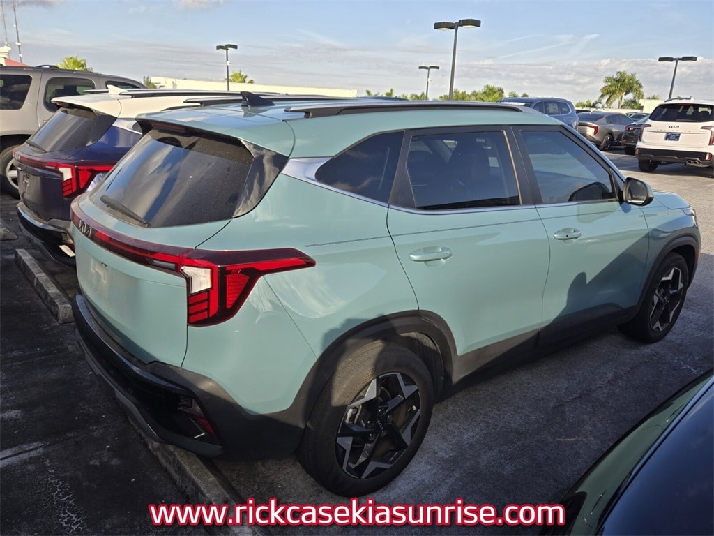 2024 Kia Seltos EX photo 4