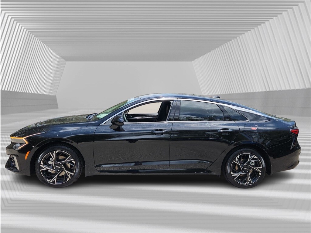 2025 Kia K5 GT-Line photo 2