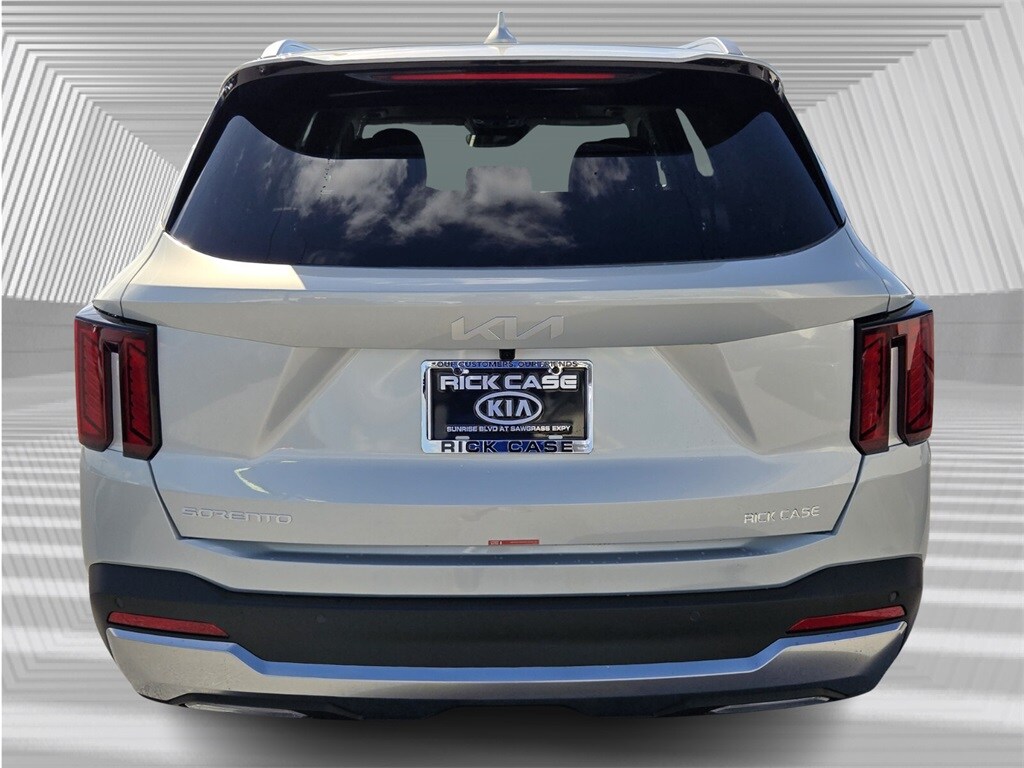 2026 Kia Sorento S photo 3