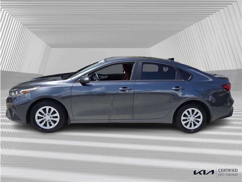 2024 Kia Forte LXS photo 2