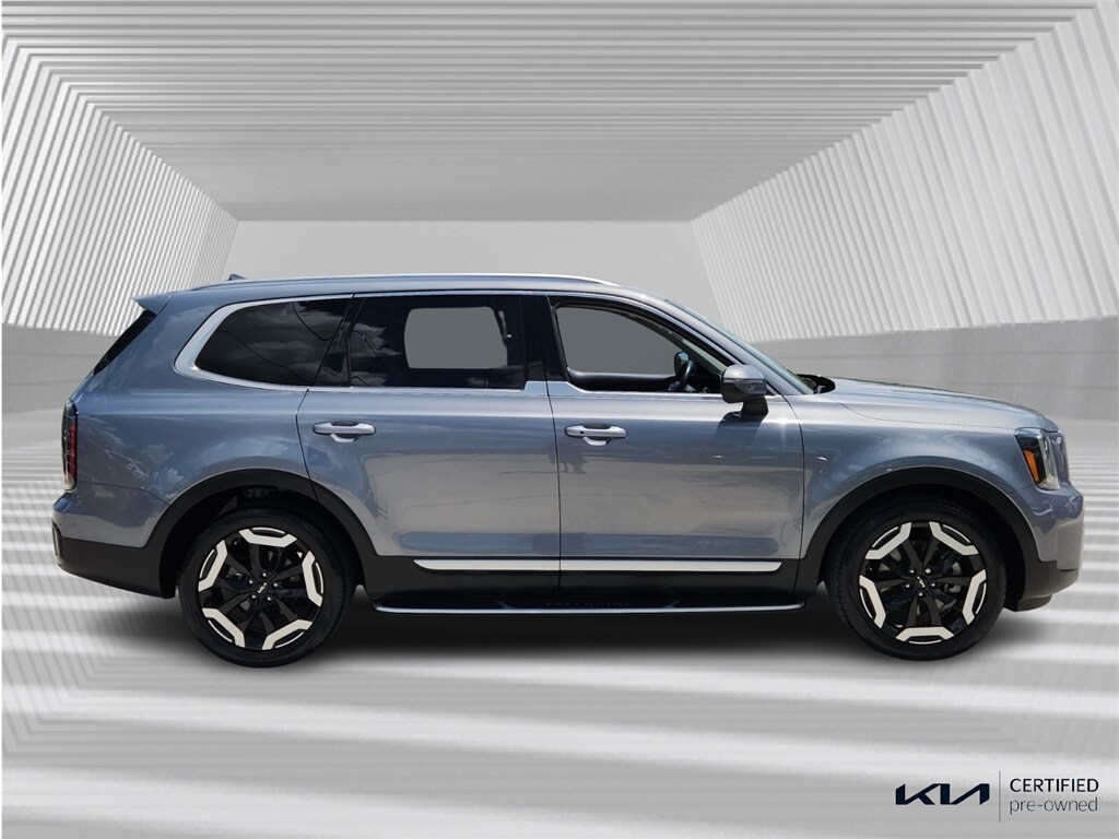 2023 Kia Telluride EX X-Line photo 3