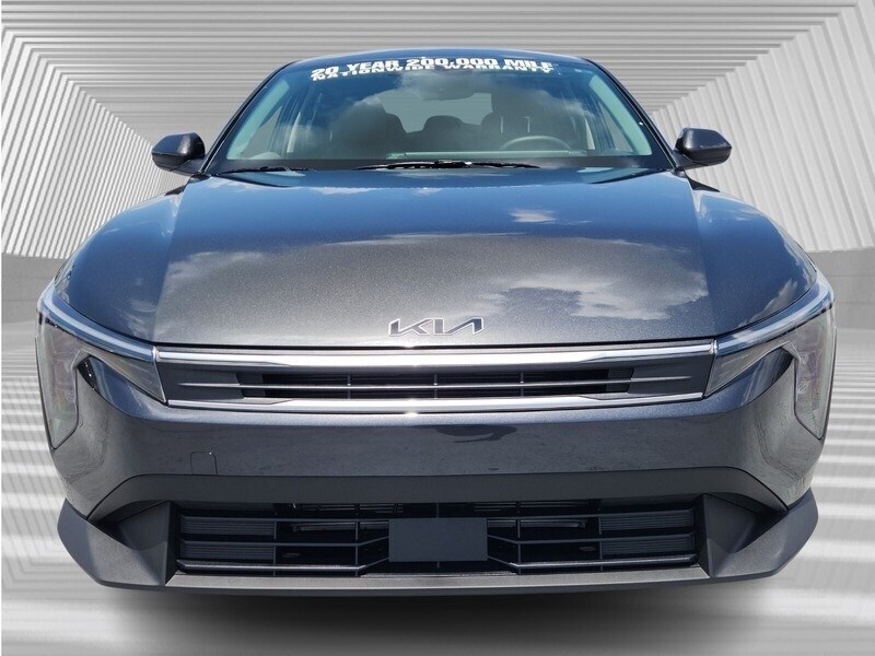 2025 Kia K4 LXS photo 3