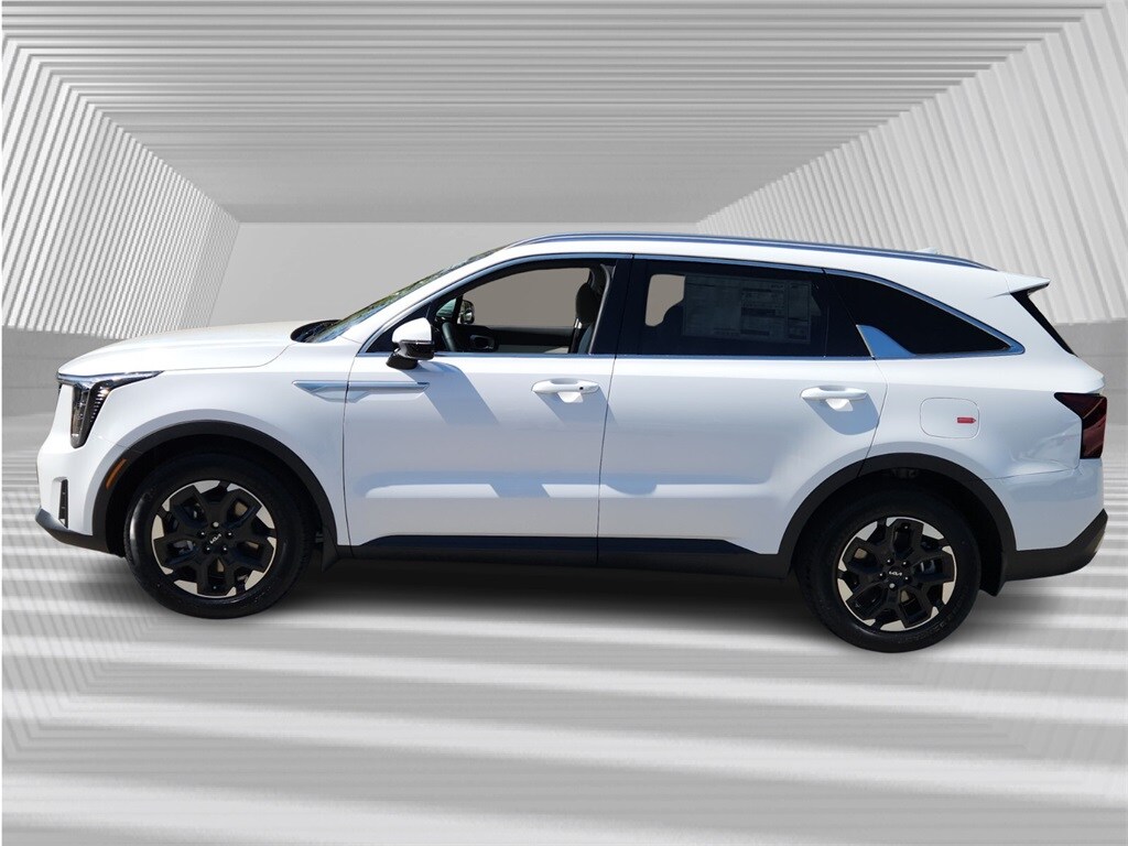 2025 Kia Sorento S photo 2
