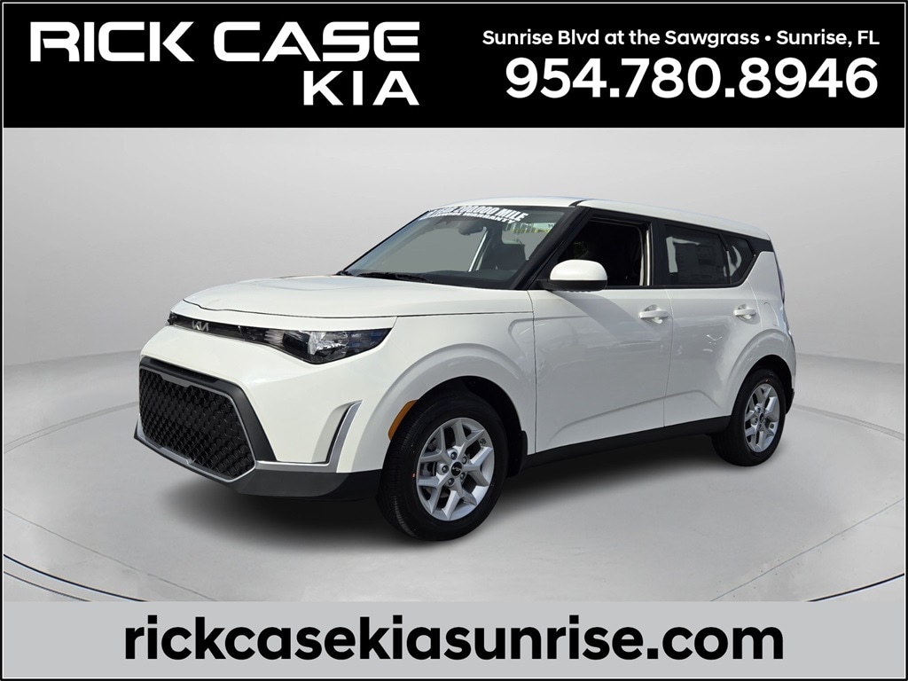 2025 Kia Soul LX's photo