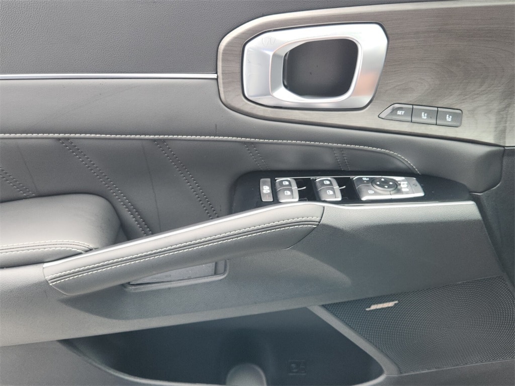 2025 Kia Sorento X-Pro SX Prestige photo 4