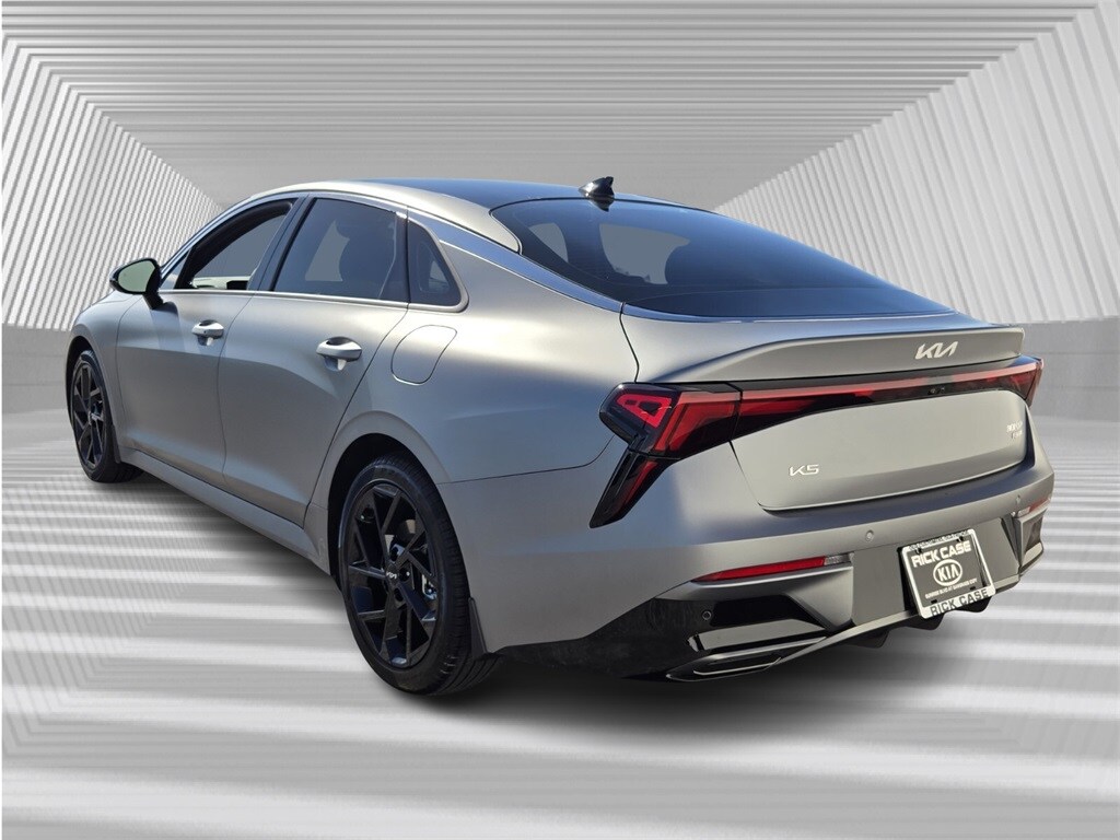 2026 Kia K5 GT-Line photo 4