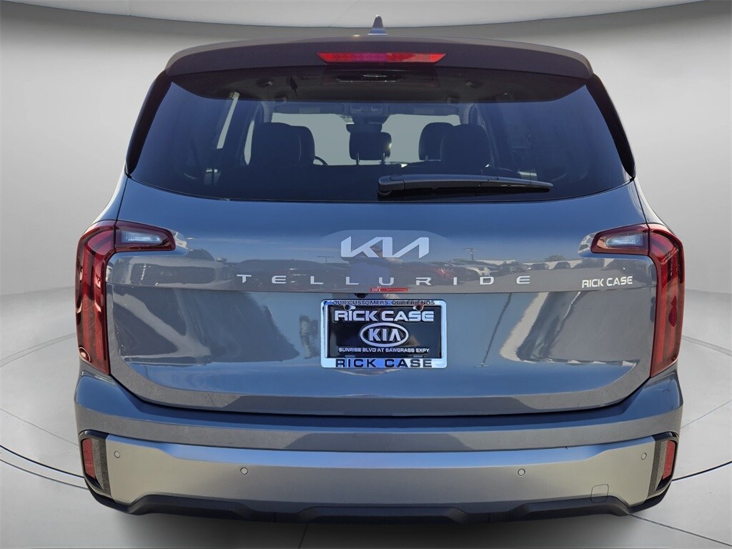 2025 Kia Telluride LX photo 4
