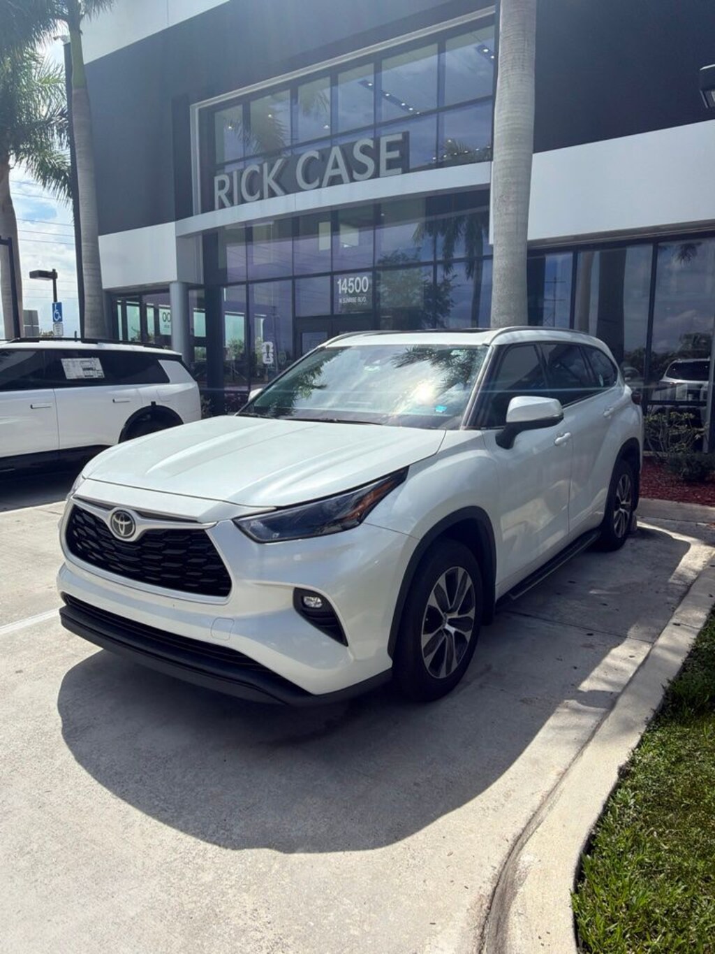 Used 2022 Toyota Highlander XLE SUV