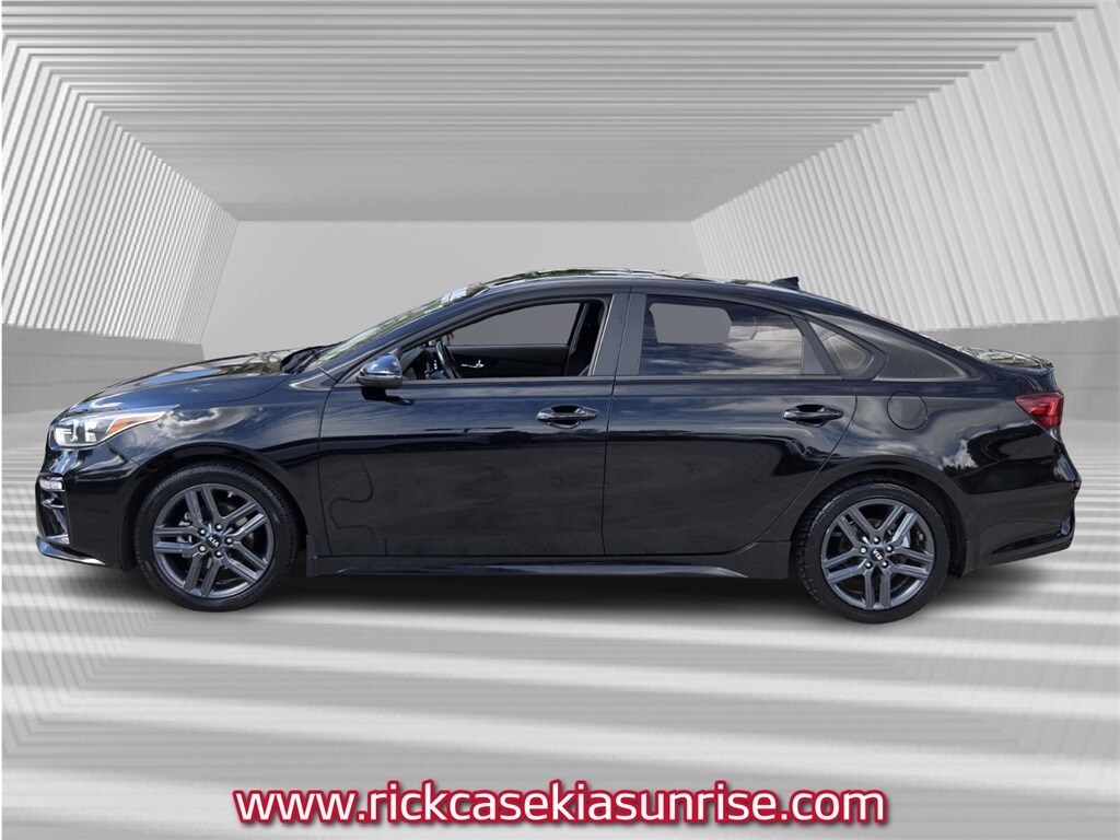 2021 Kia Forte GT-Line photo 2