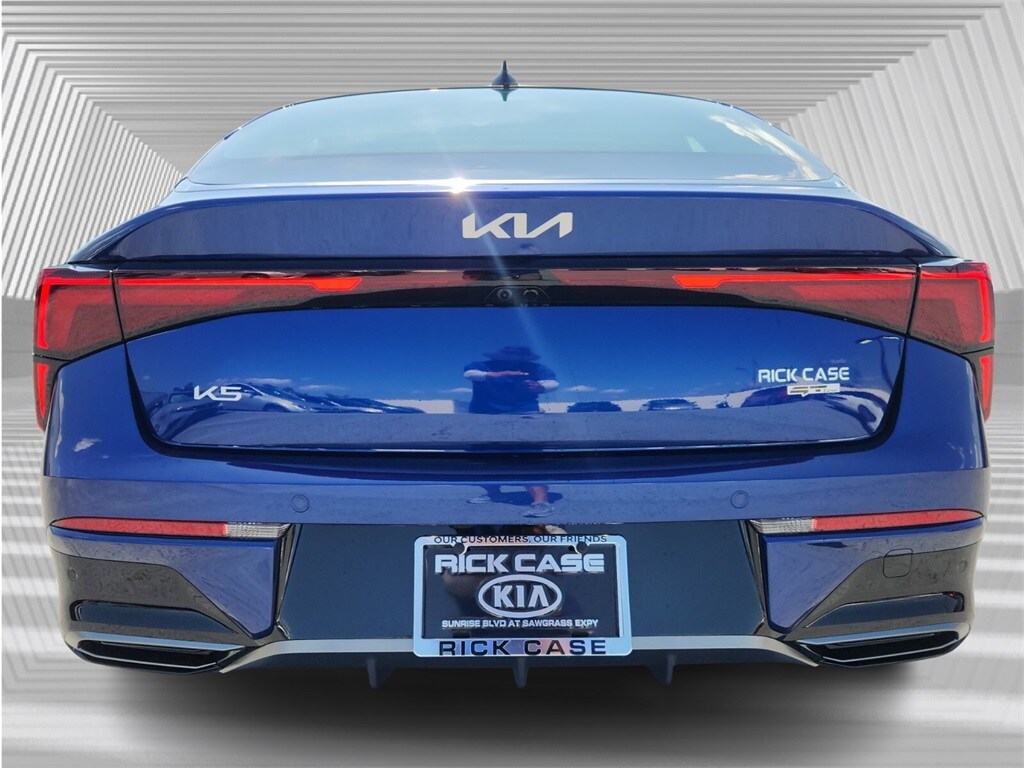 2025 Kia K5 GT-Line photo 4