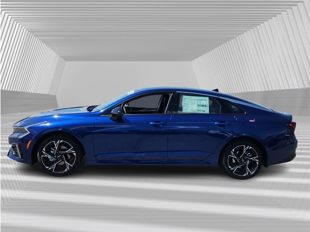 2025 Kia K5 GT-Line photo 2