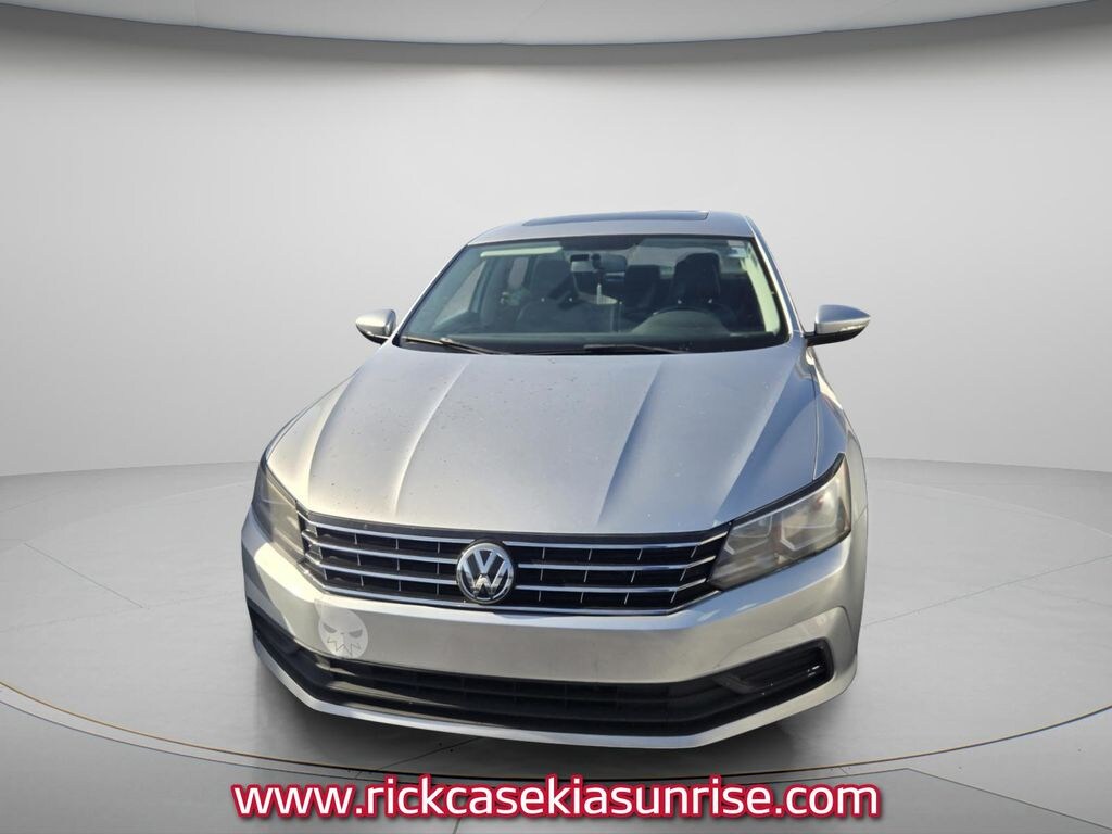 Used 2018 Volkswagen Passat 2.0T SE Sedan