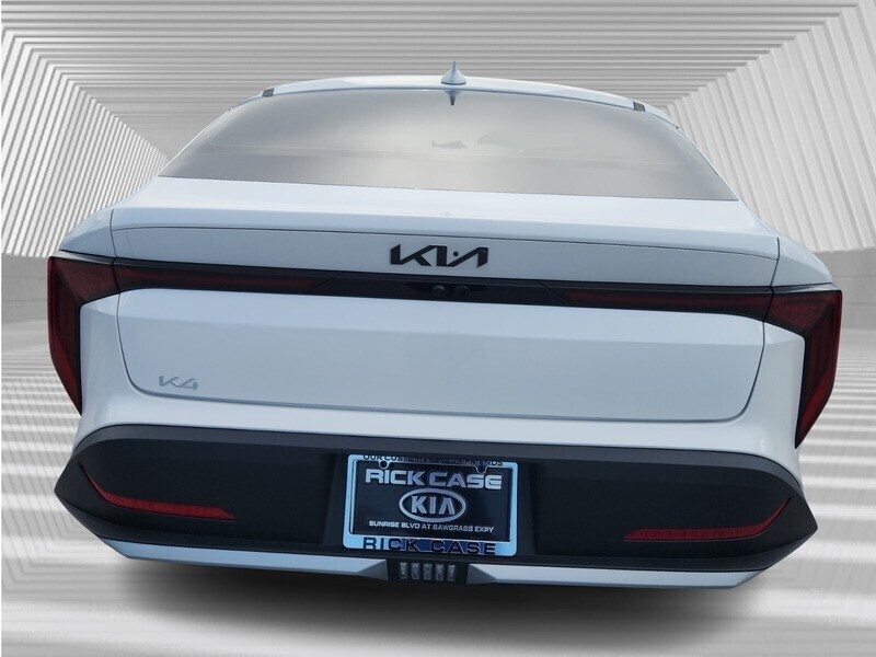 2025 Kia K4 LXS photo 4