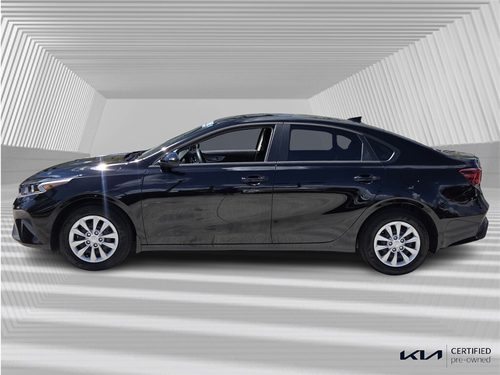 2024 Kia Forte LX photo 2
