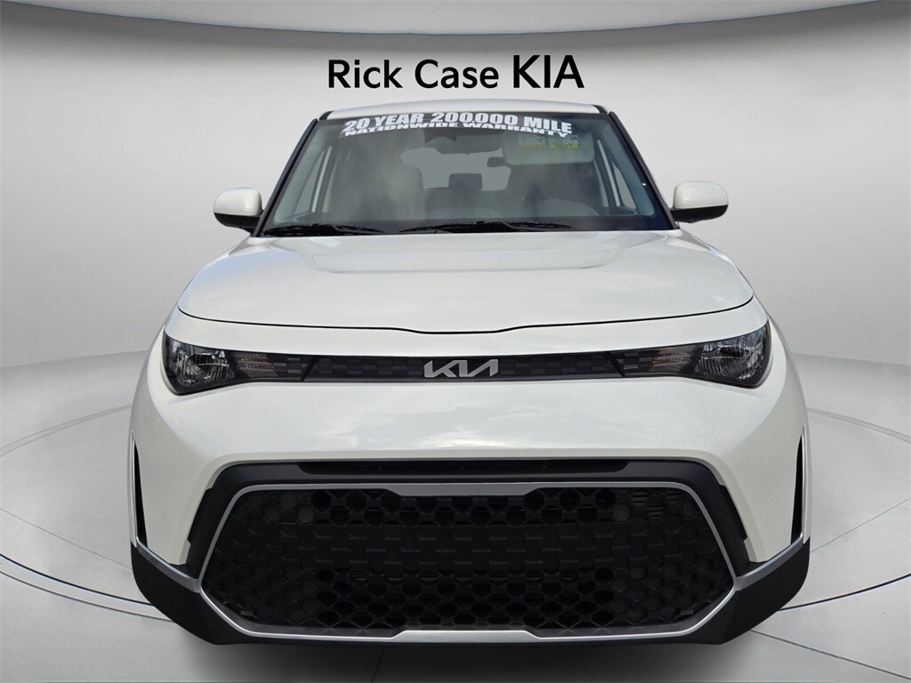 2025 Kia Soul LX photo 2