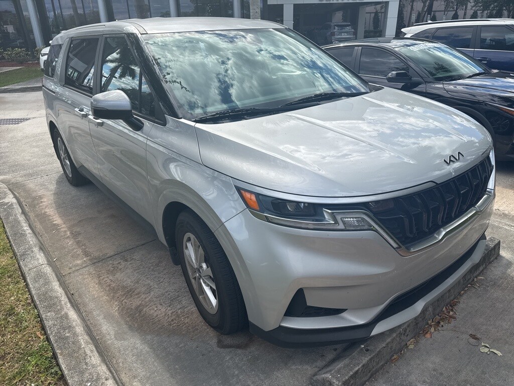 Certified 2022 Kia Carnival LX Minivan/Van