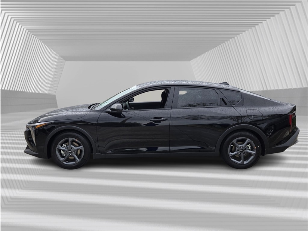 New 2025 Kia K4 LXS Sedan