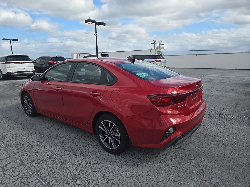 2023 Kia Forte LXS photo 4
