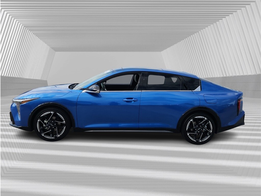 2025 Kia K4 GT-Line photo 2