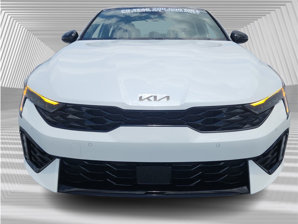 2025 Kia K5 GT-Line photo 3
