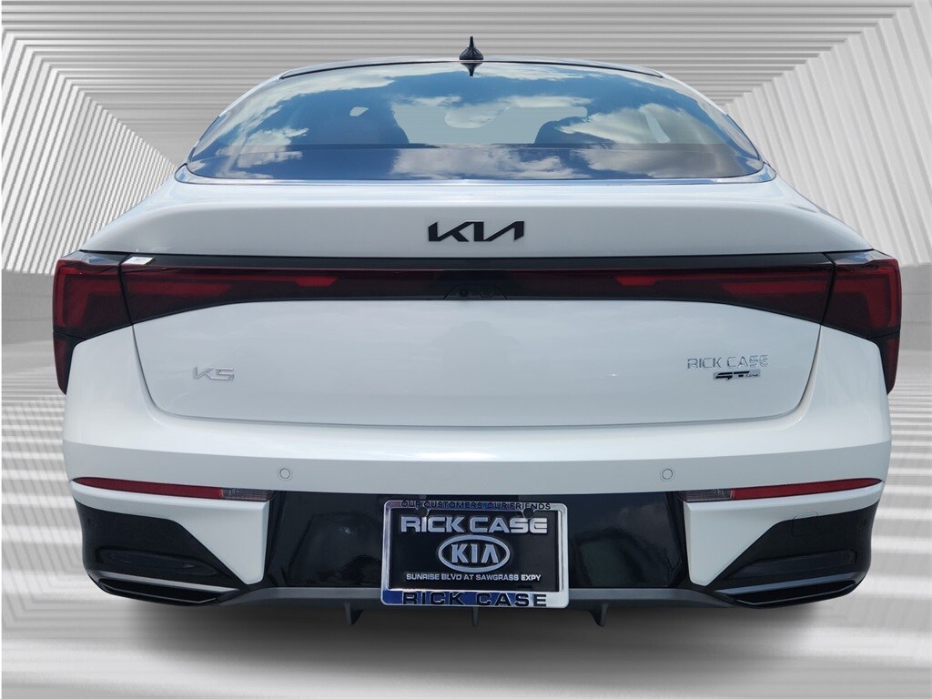 2025 Kia K5 GT-Line photo 4