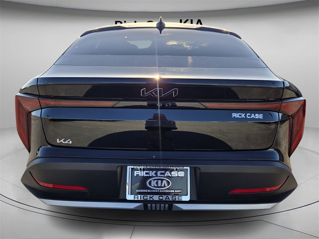New 2025 Kia K4 LXS Sedan