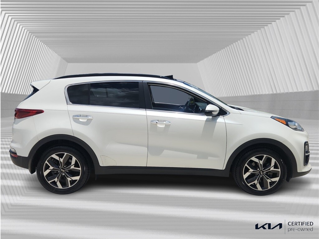 2022 Kia Sportage EX photo 3