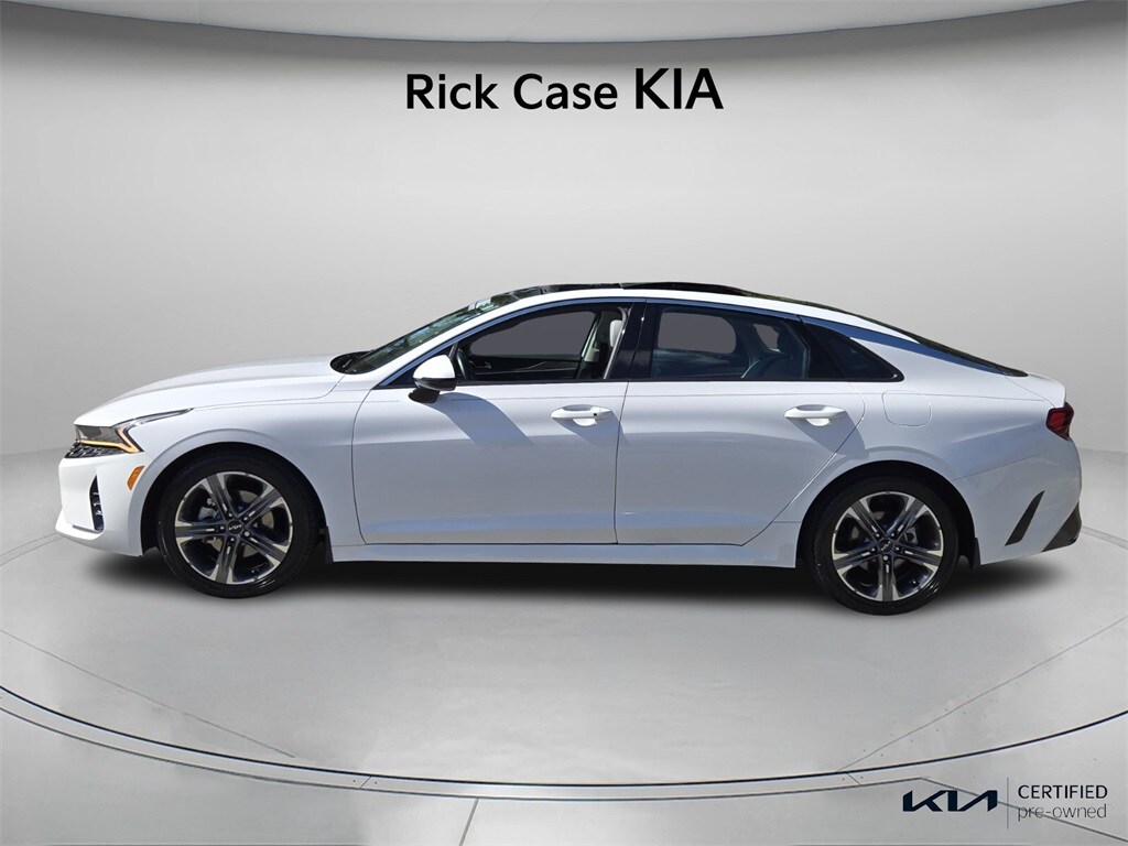 2022 Kia K5 EX photo 2
