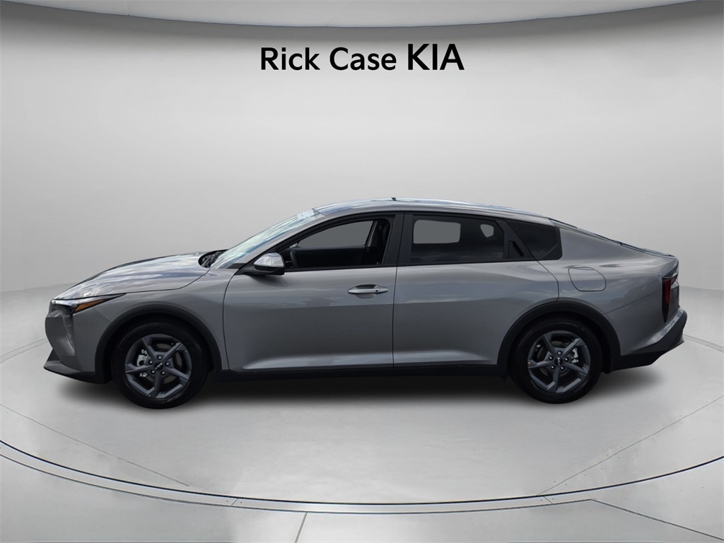 New 2025 Kia K4 LXS Sedan