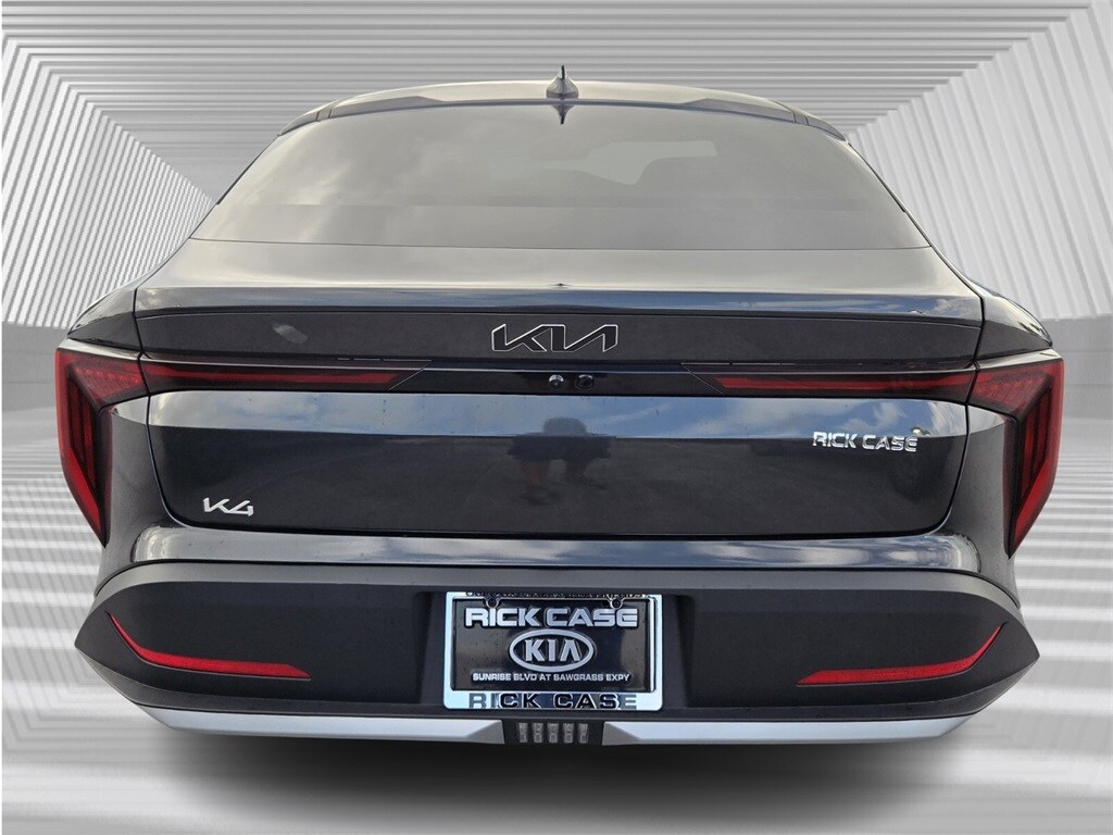 2025 Kia K4 LX photo 2