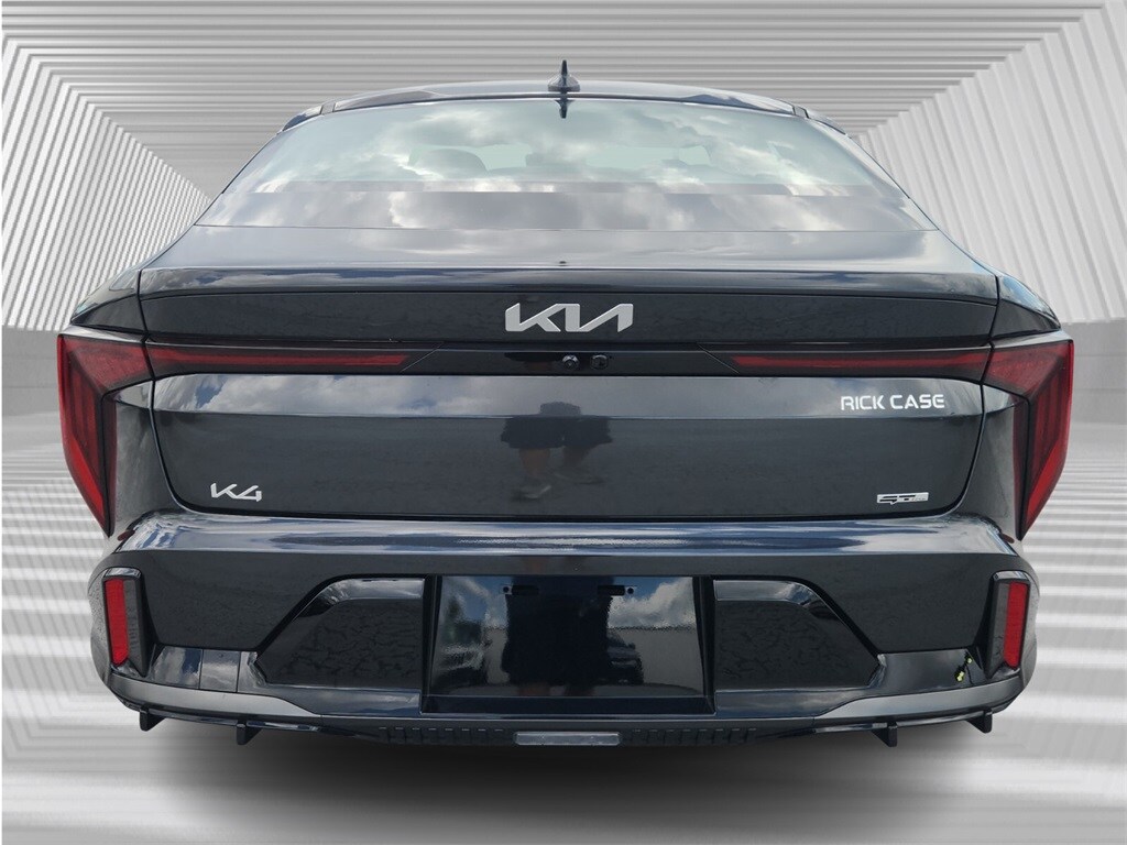 2025 Kia K4 GT-Line photo 4