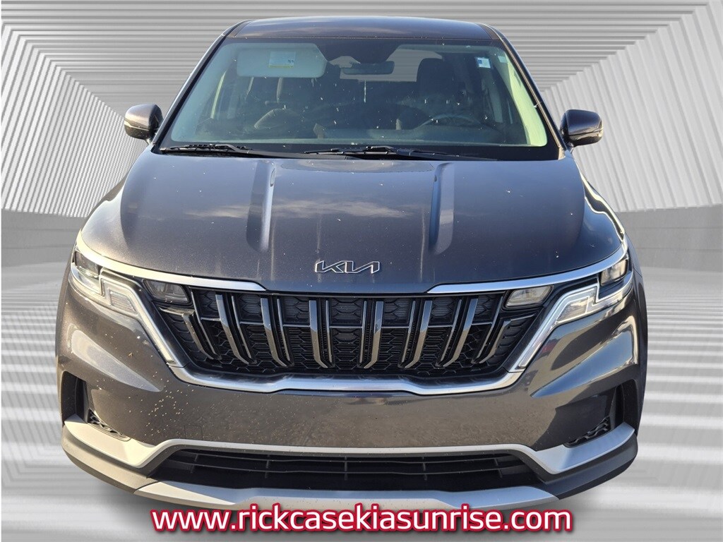 2023 Kia Carnival LX photo 2