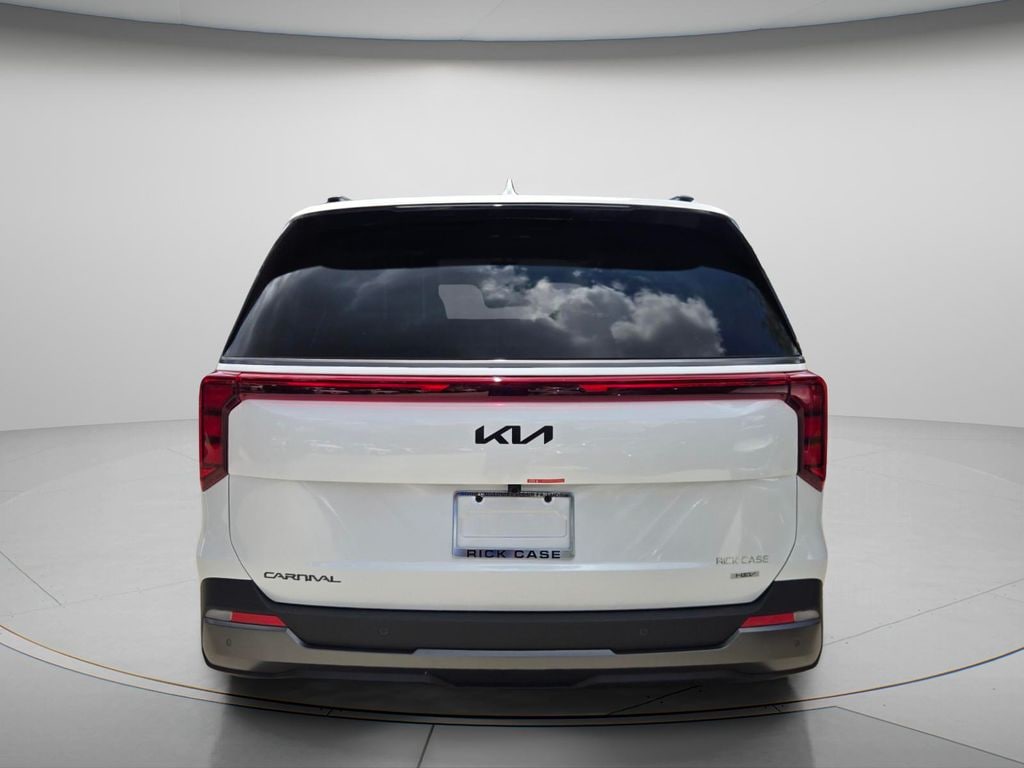 New 2027 Kia Carnival Hybrid SX Van Passenger Van