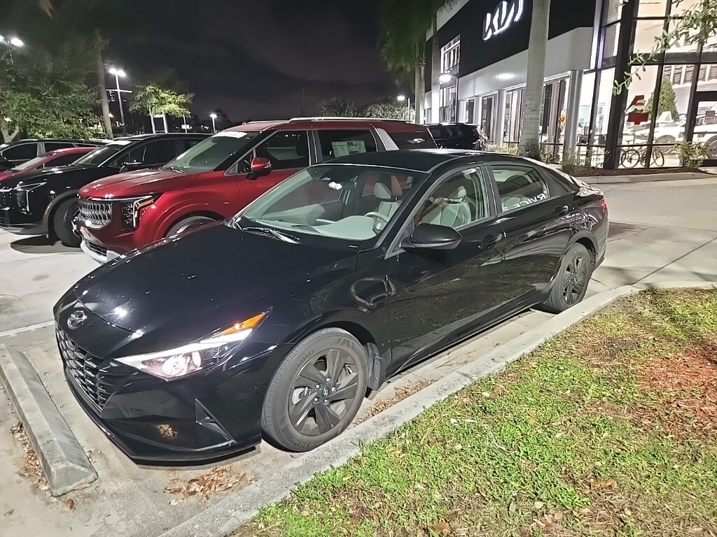 Used 2023 Hyundai Elantra SEL Sedan