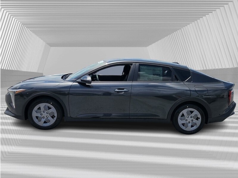 2025 Kia K4 LXS photo 2