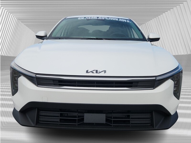 2025 Kia K4 LXS photo 3