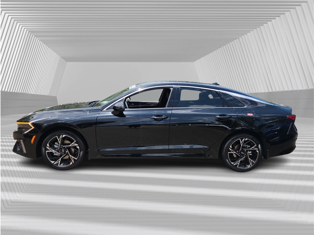 2025 Kia K5 GT-Line photo 2