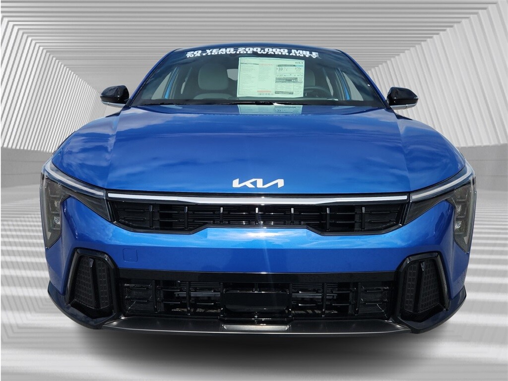 2025 Kia K4 GT-Line photo 3