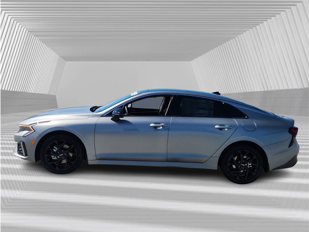 2026 Kia K5 GT-Line photo 2