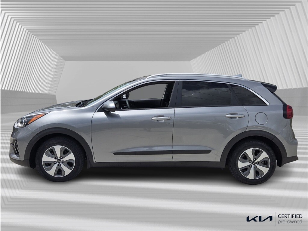 2022 Kia Niro LX photo 2