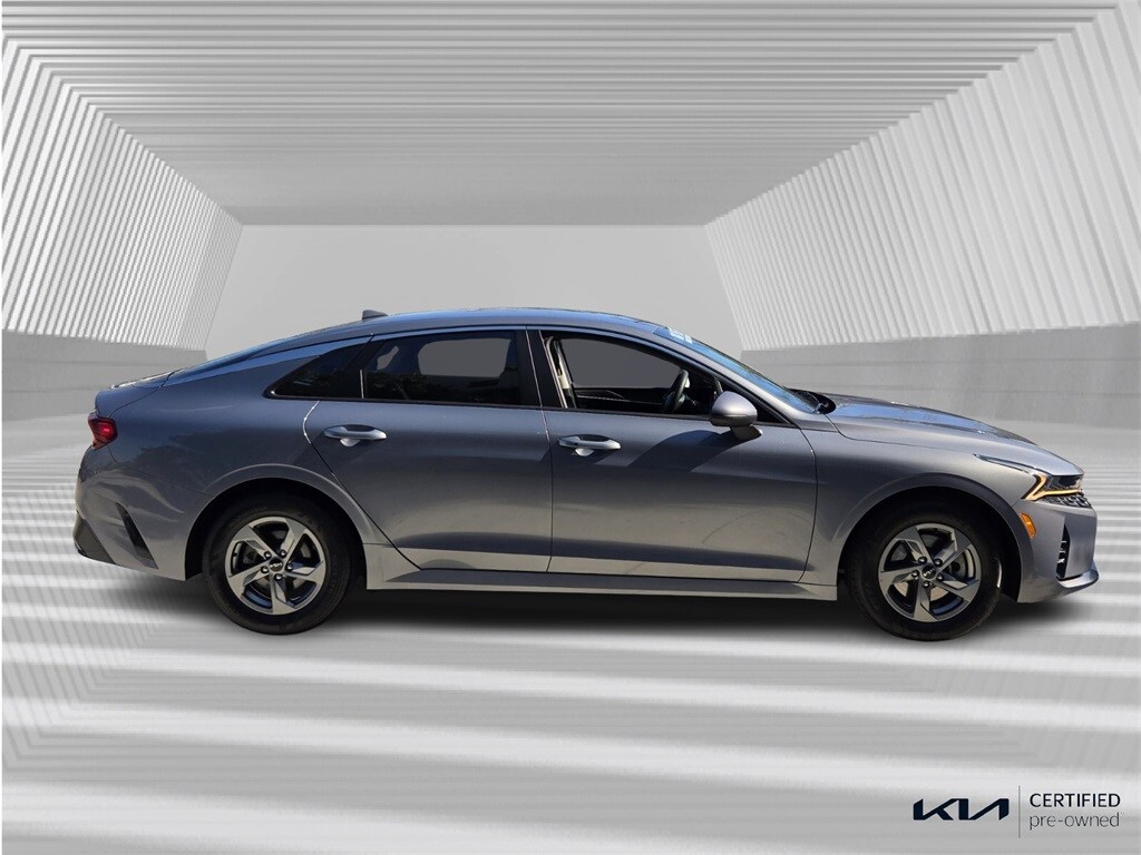 2022 Kia K5 LXS photo 3